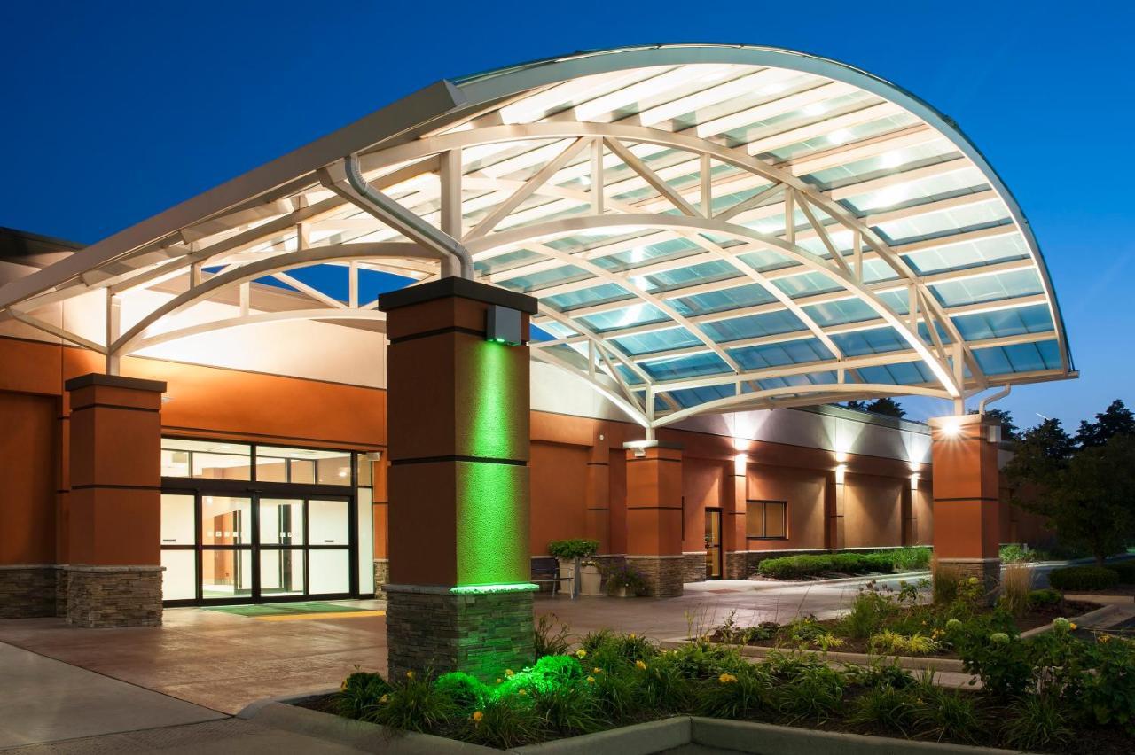 Holiday Inn Itasca - Woodfield Area Exterior photo