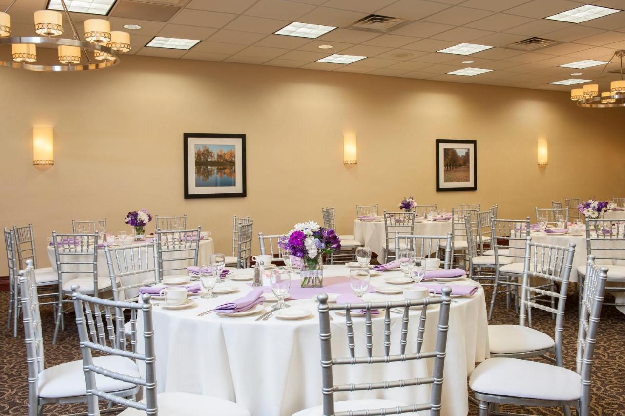 Holiday Inn Itasca - Woodfield Area Exterior photo