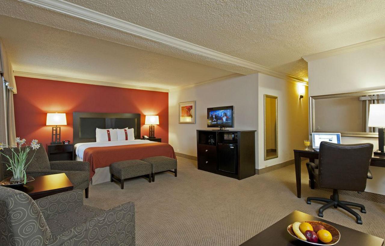 Holiday Inn Itasca - Woodfield Area Exterior photo